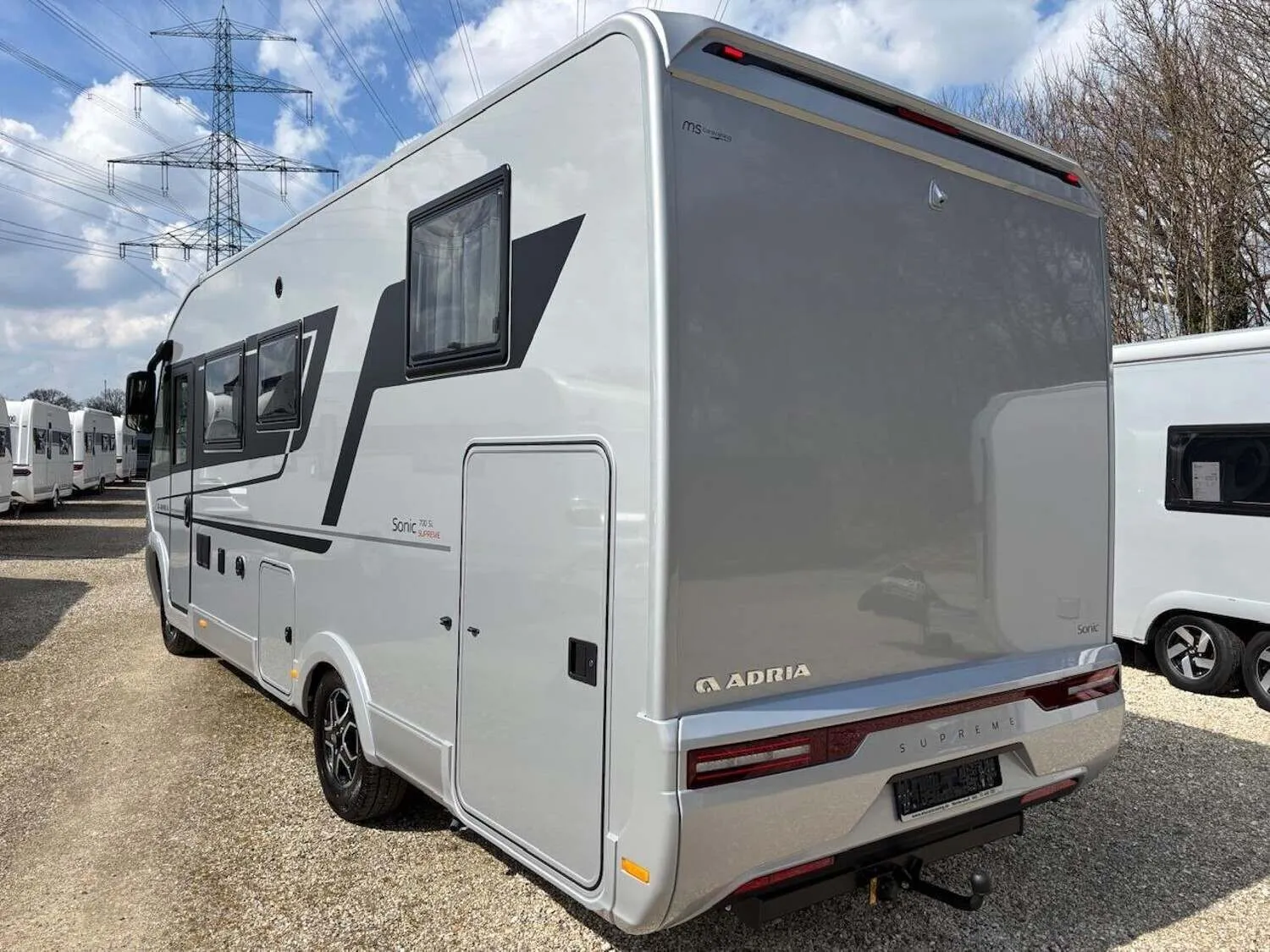Adria Sonic Supreme 700 SL – 180 PS 8-Gang-Automatik, 4.400 kg, Einzelbetten