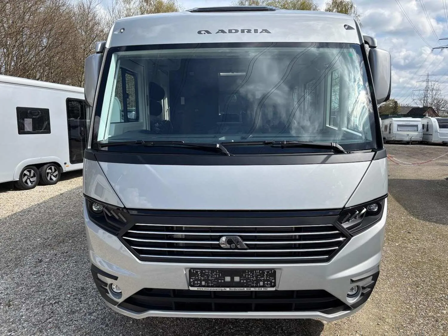 Adria Sonic Supreme 700 SL – 180 PS 8-Gang-Automatik, 4.400 kg, Einzelbetten