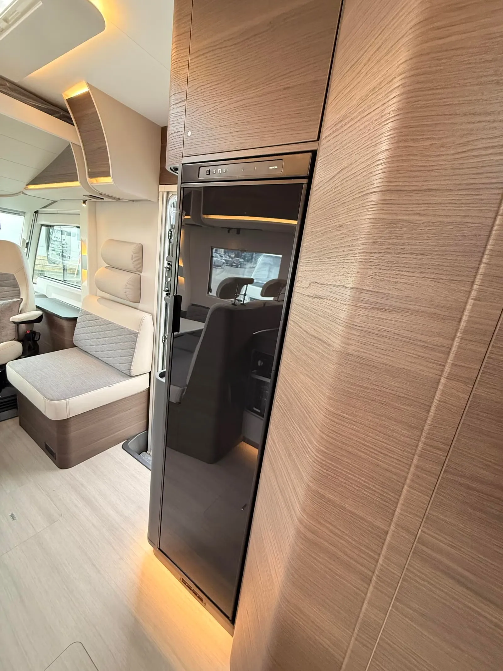 Adria Sonic Supreme 700 SL – 180 PS 8-Gang-Automatik, 4.400 kg, Einzelbetten