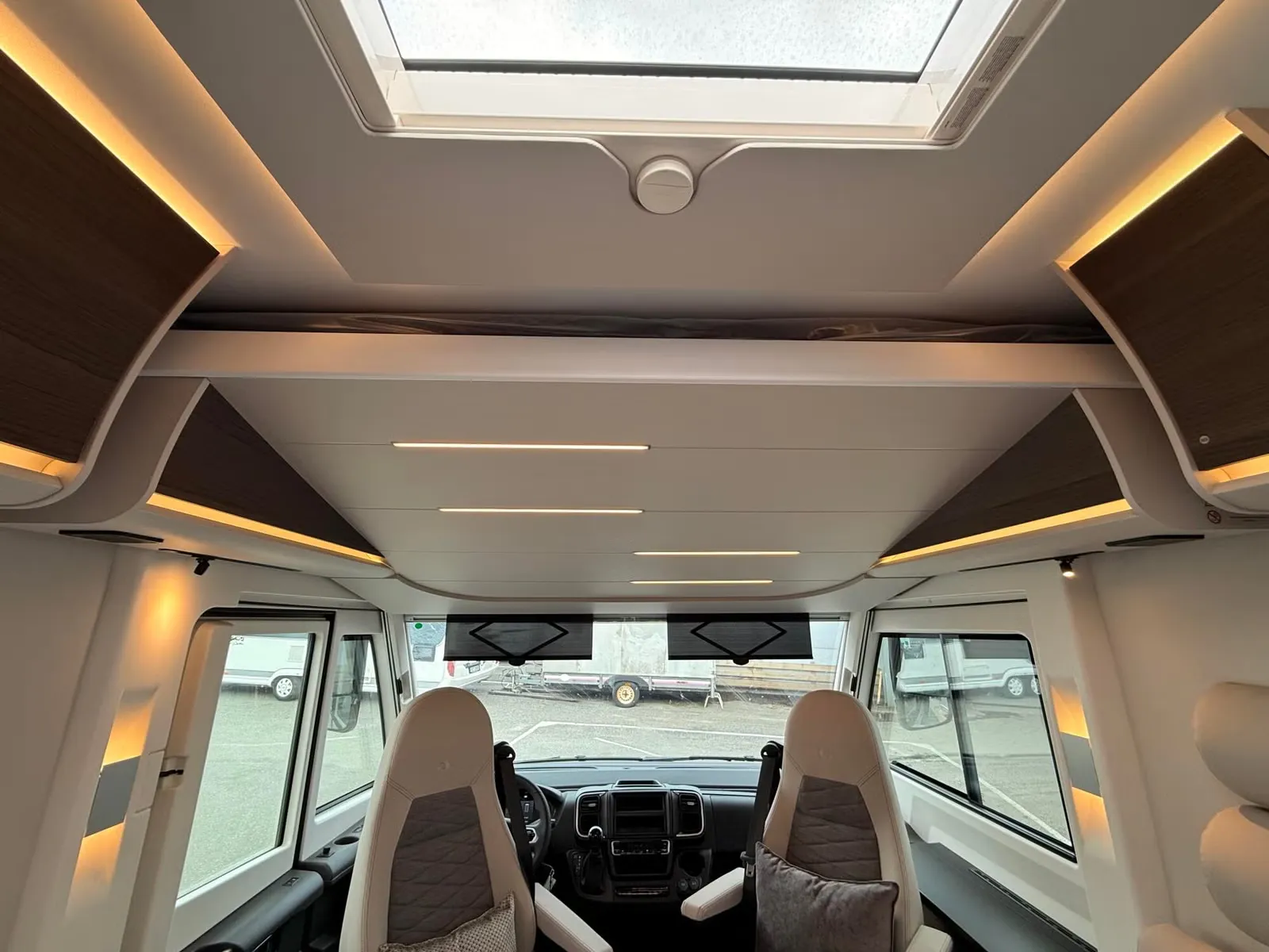Adria Sonic Supreme 700 SL – 180 PS 8-Gang-Automatik, 4.400 kg, Einzelbetten