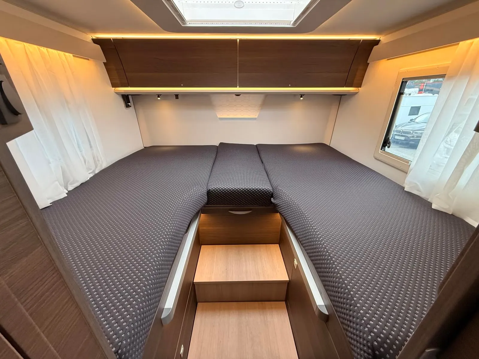 Adria Sonic Supreme 700 SL – 180 PS 8-Gang-Automatik, 4.400 kg, Einzelbetten