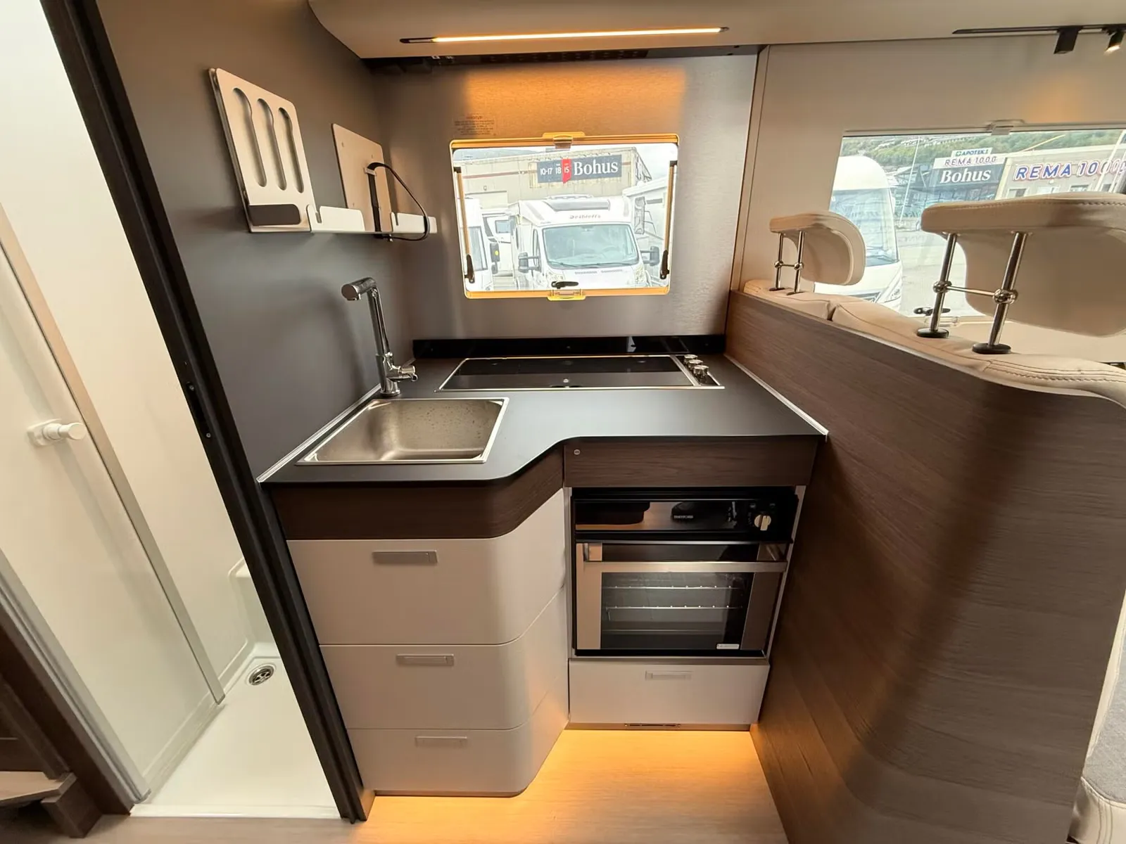 Adria Sonic Supreme 700 SL – 180 PS 8-Gang-Automatik, 4.400 kg, Einzelbetten