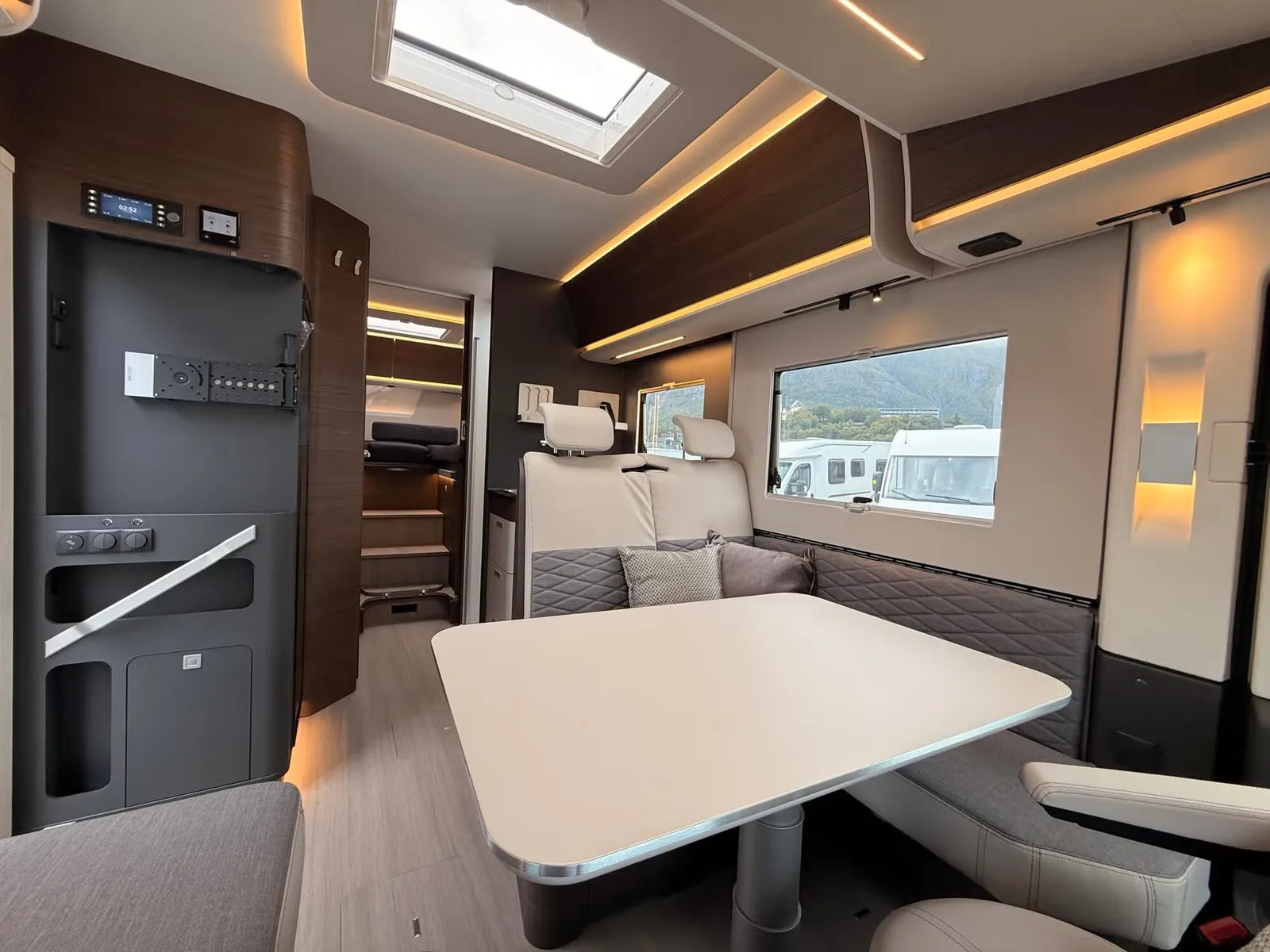 Adria Sonic Supreme 700 SL – 180 PS 8-Gang-Automatik, 4.400 kg, Einzelbetten