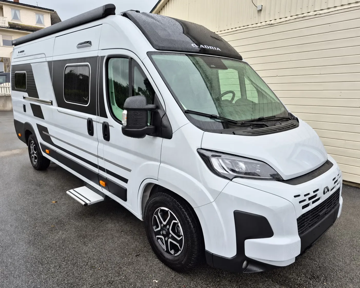 Adria Twin Supreme 640 SLB – 180 PS 8-Gang-Automatik, MACH 2.0, Lithium, Solar