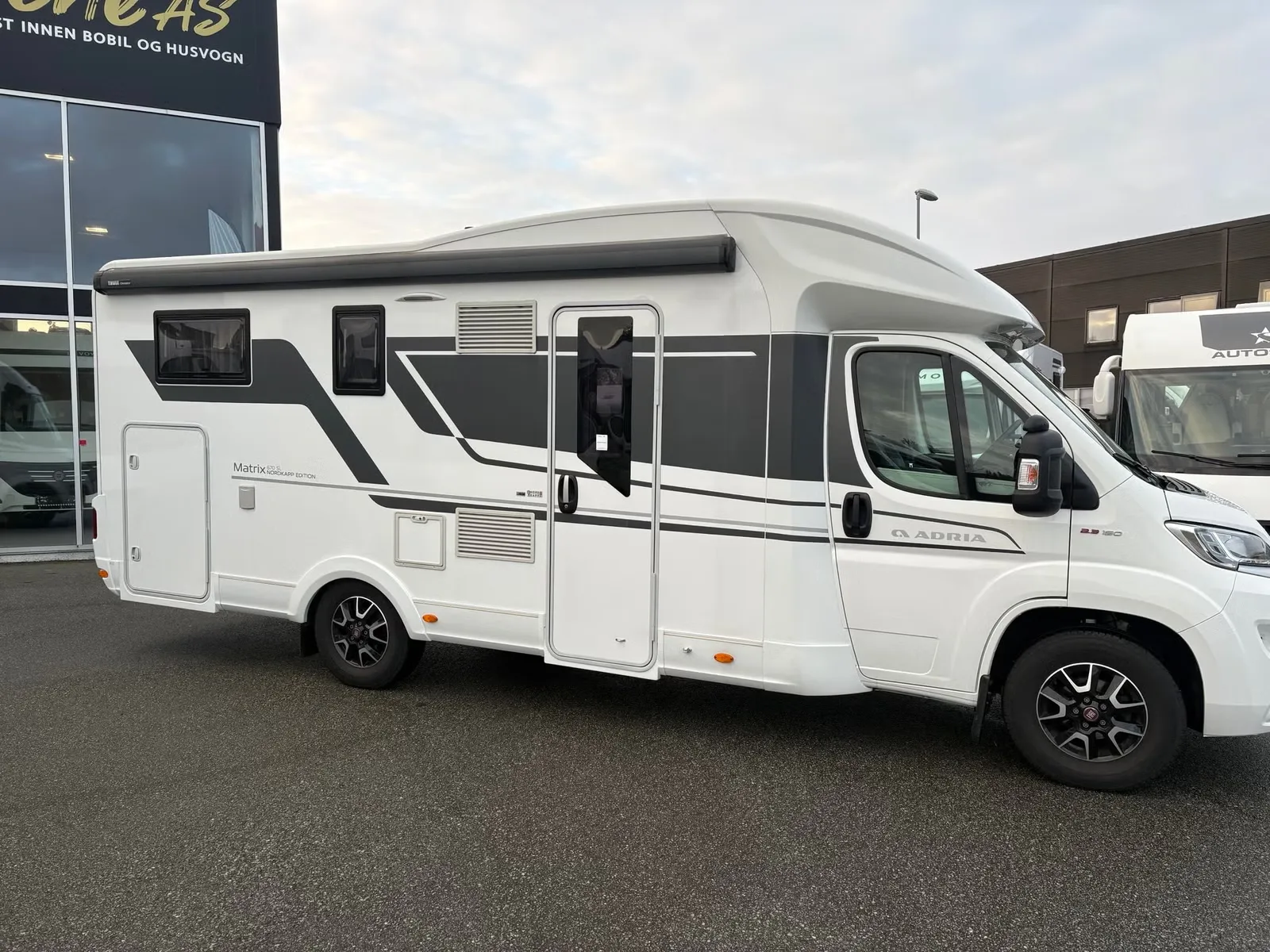 Adria Matrix 670 SL Nordkapp Edition – 160 PS 9-Gang-Automatik, Einzelbetten