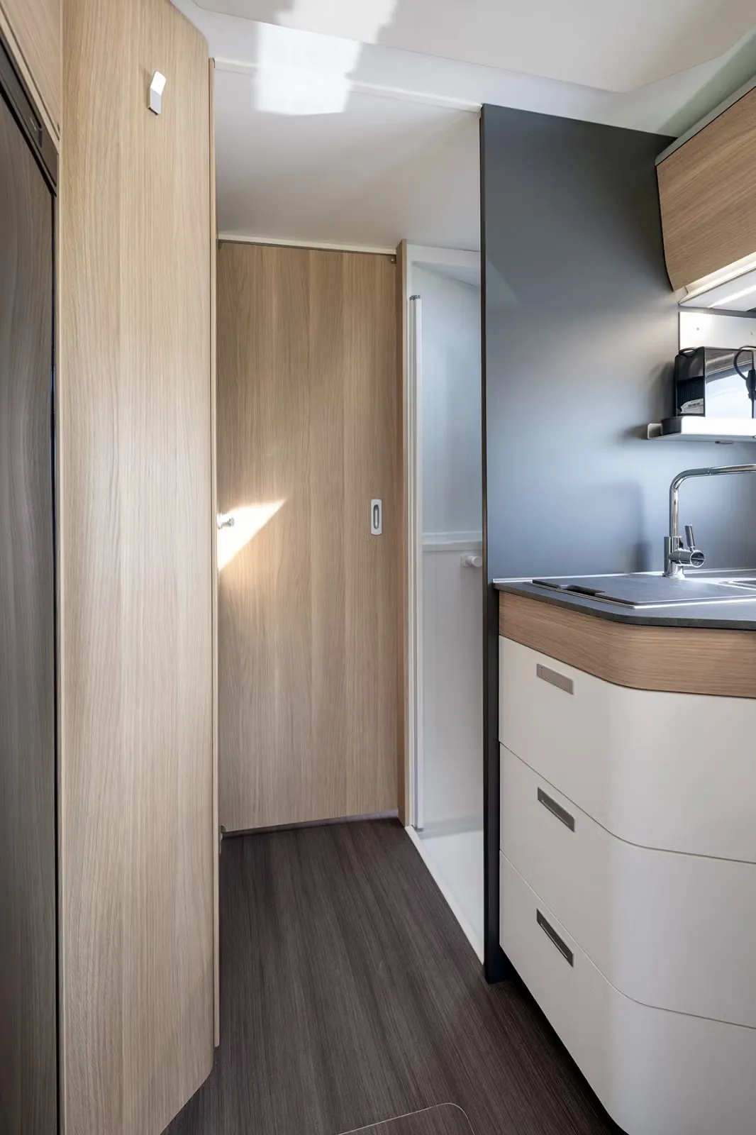 Adria Matrix 670 SC Plus – für 5 zugelassen, 160 PS 9-Gang-Automatik, nur 2.200 km
