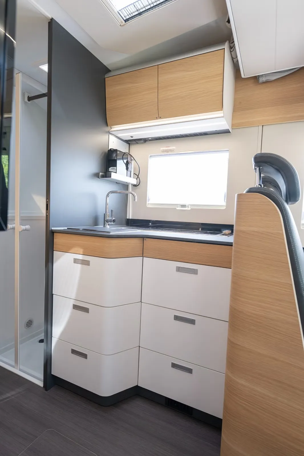 Adria Matrix 670 SC Plus – für 5 zugelassen, 160 PS 9-Gang-Automatik, nur 2.200 km