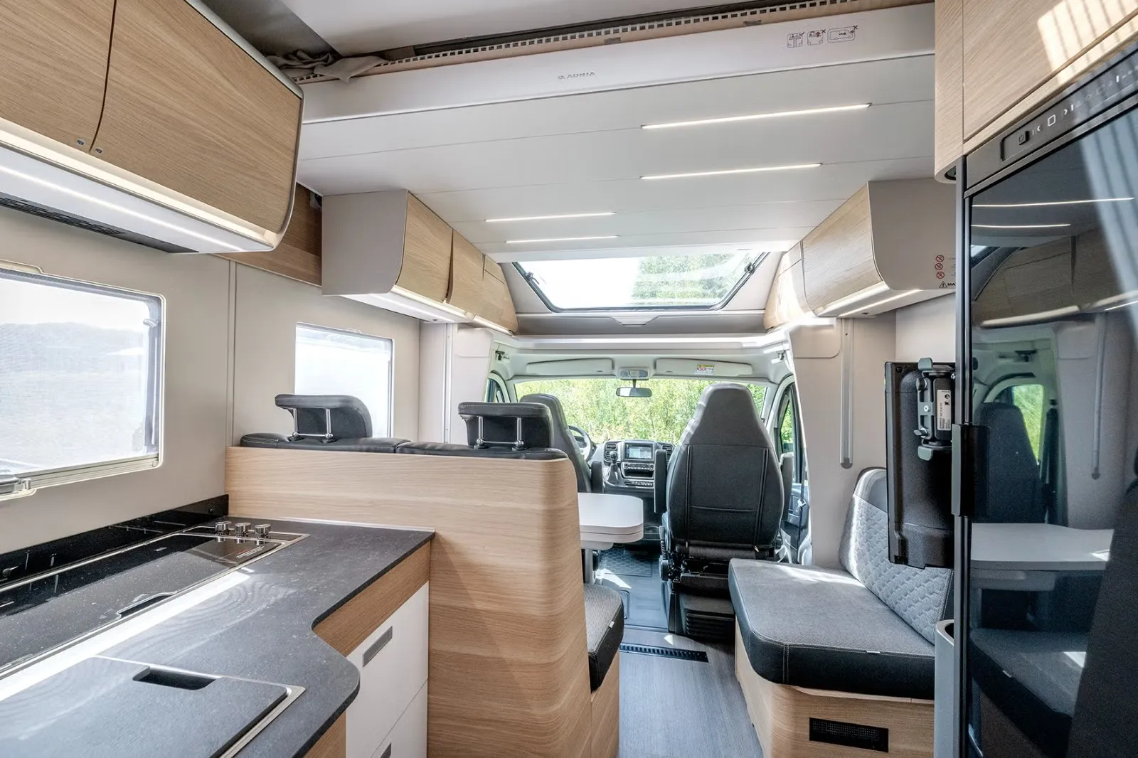 Adria Matrix 670 SC Plus – für 5 zugelassen, 160 PS 9-Gang-Automatik, nur 2.200 km