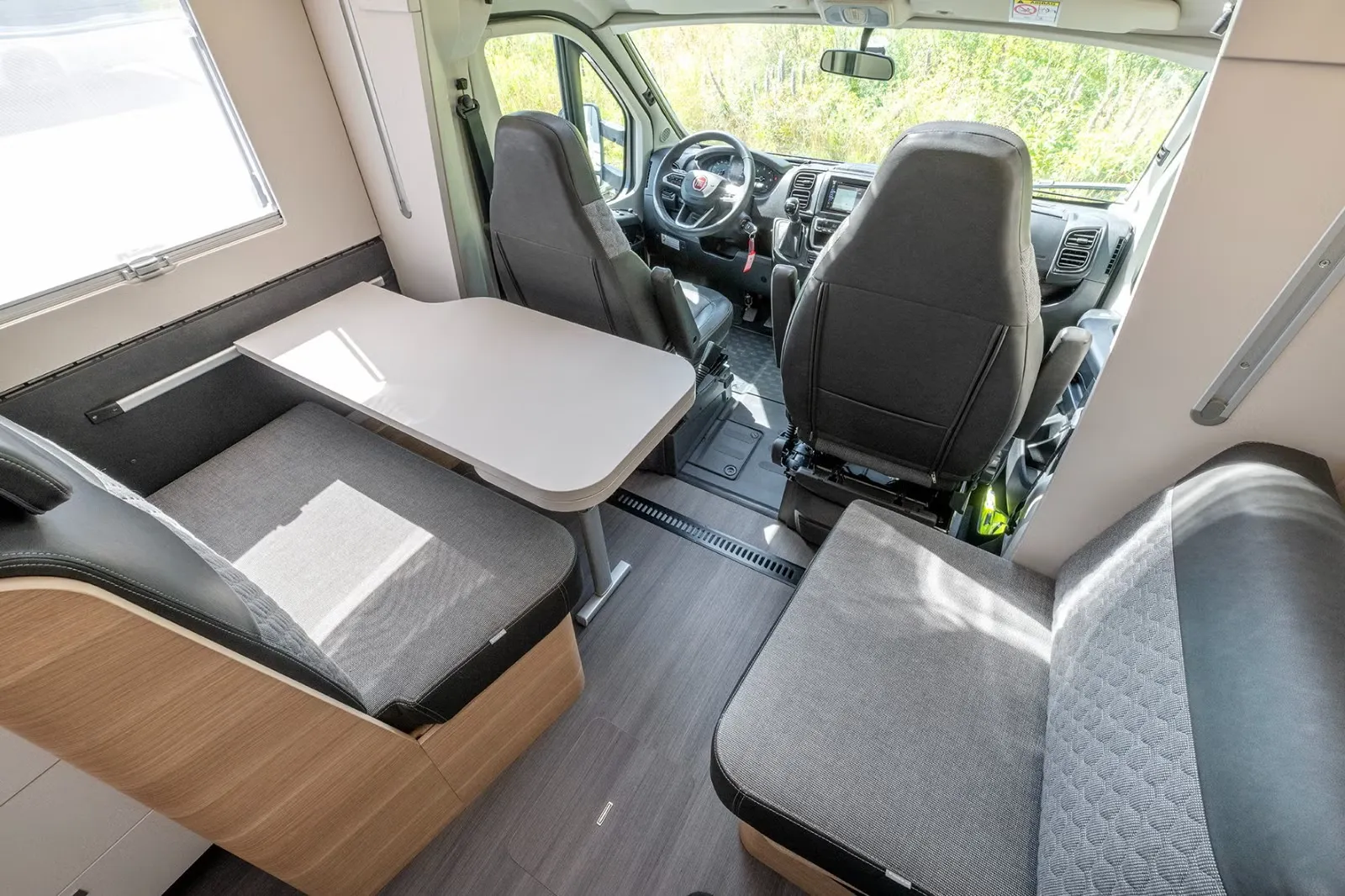 Adria Matrix 670 SC Plus – für 5 zugelassen, 160 PS 9-Gang-Automatik, nur 2.200 km