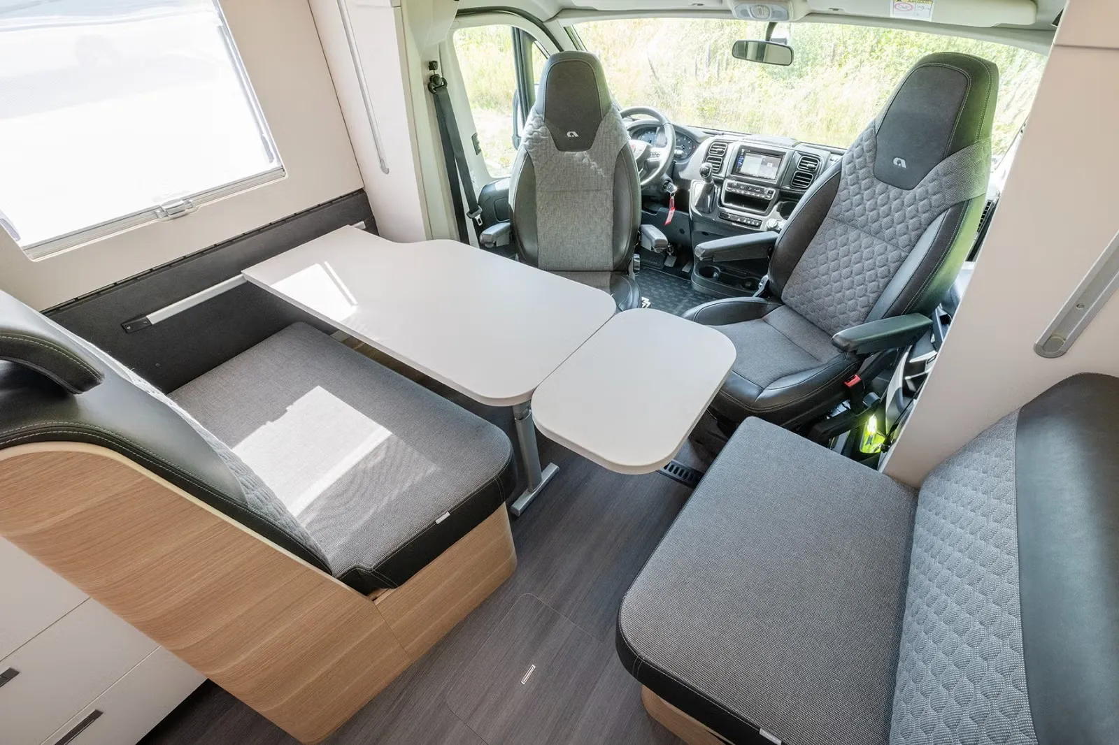 Adria Matrix 670 SC Plus – für 5 zugelassen, 160 PS 9-Gang-Automatik, nur 2.200 km