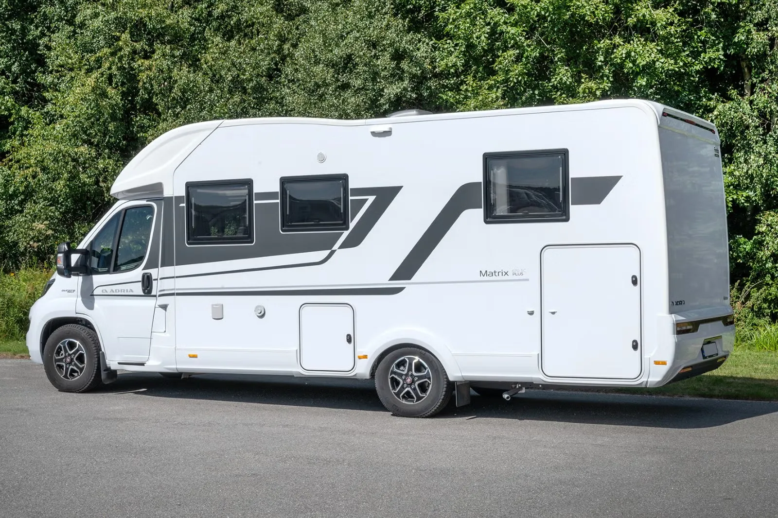 Adria Matrix 670 SC Plus – für 5 zugelassen, 160 PS 9-Gang-Automatik, nur 2.200 km