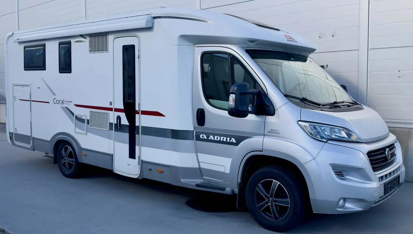 Adria Coral Supreme S 690 SC – Automatik, ALDE, Panoramafenster, separate Dusche/WC