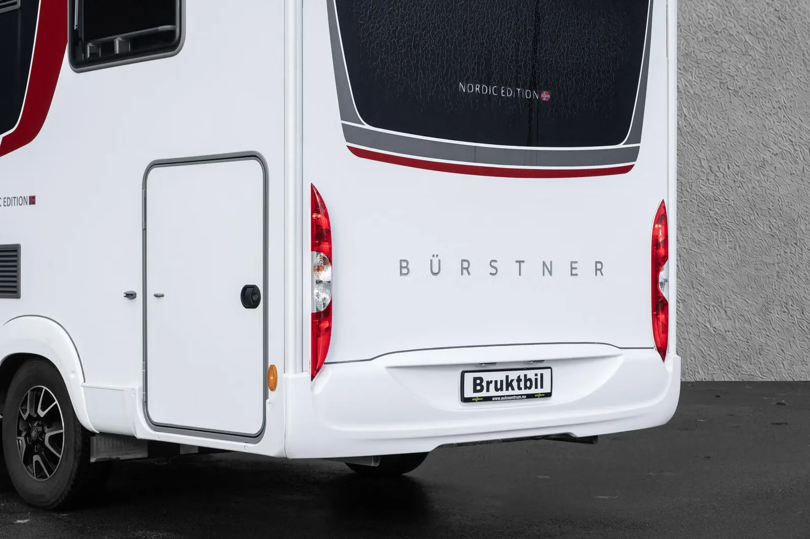 Bürstner T 690 Nordic Edition – 7 m, Automatik, Hubbett, gepflegt
