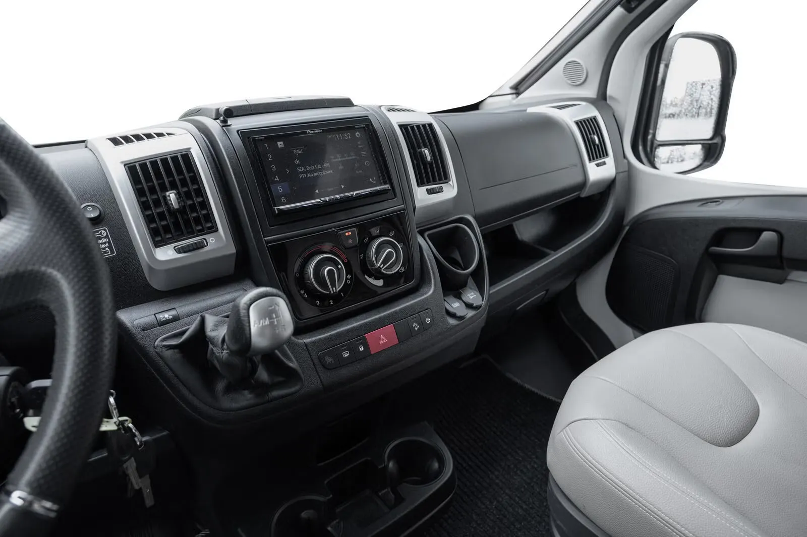 Bürstner T 690 Nordic Edition – 7 m, Automatik, Hubbett, gepflegt
