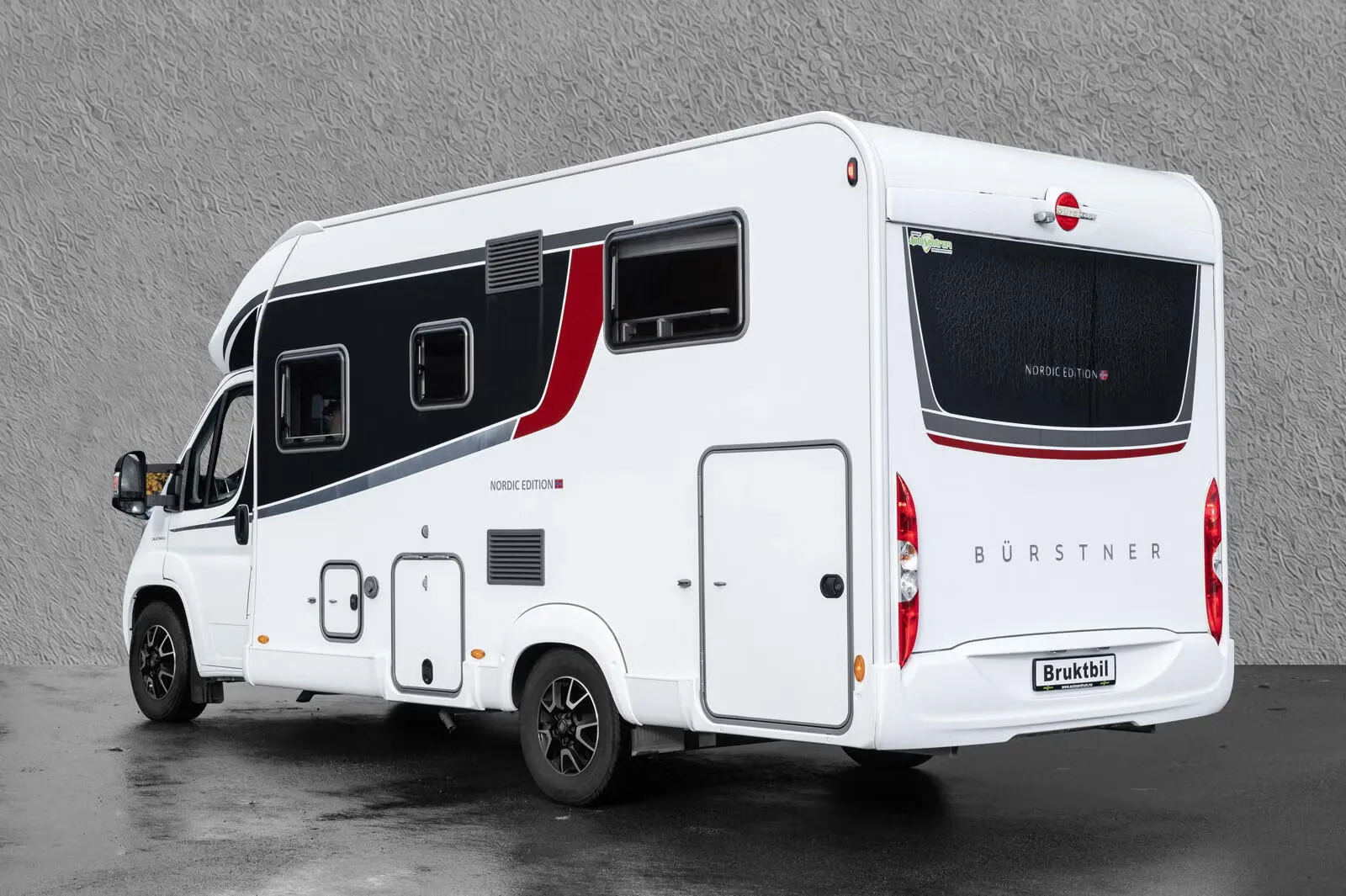 Bürstner T 690 Nordic Edition – 7 m, Automatik, Hubbett, gepflegt