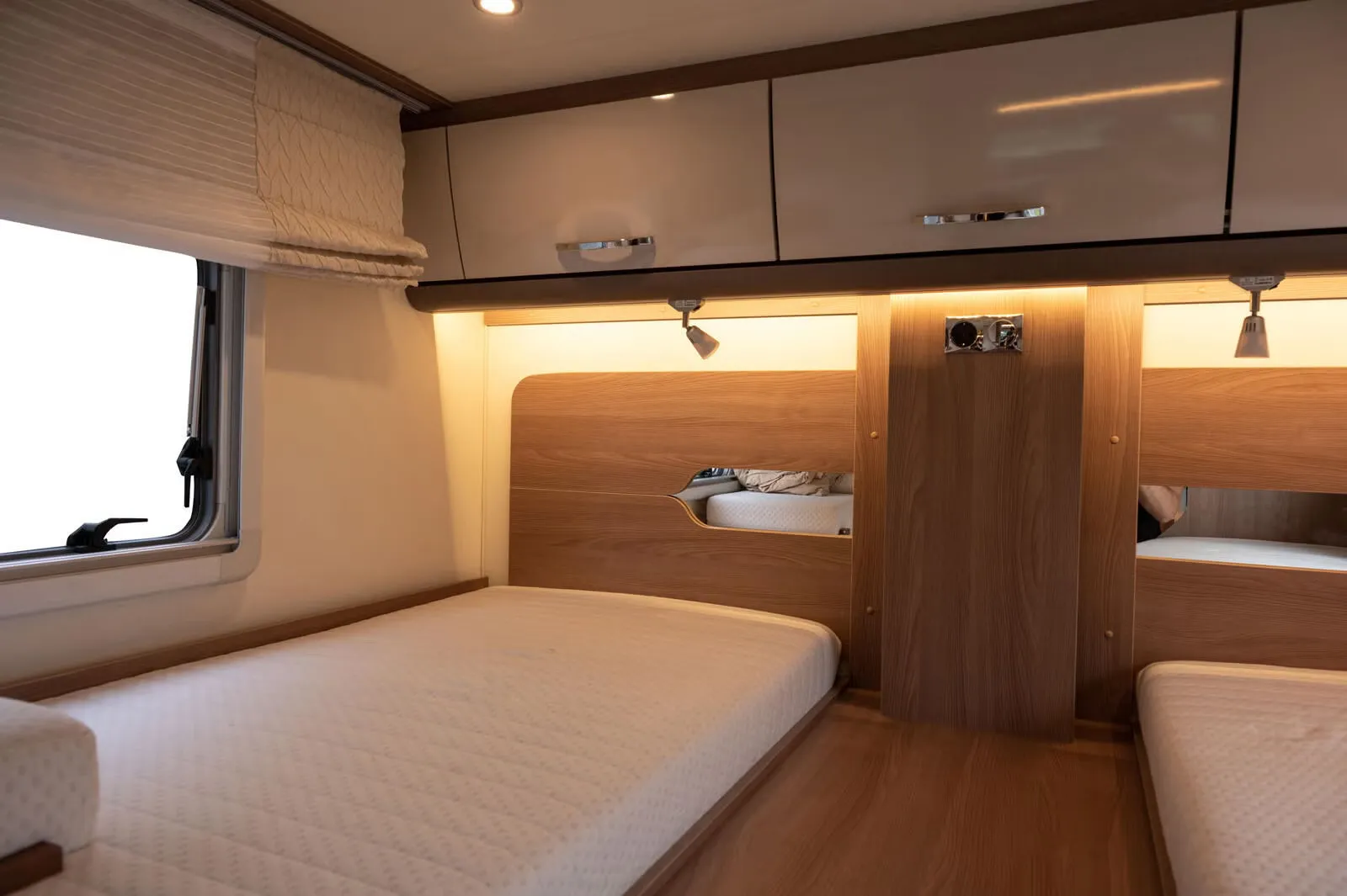 Bürstner T 690 Nordic Edition – 7 m, Automatik, Hubbett, gepflegt