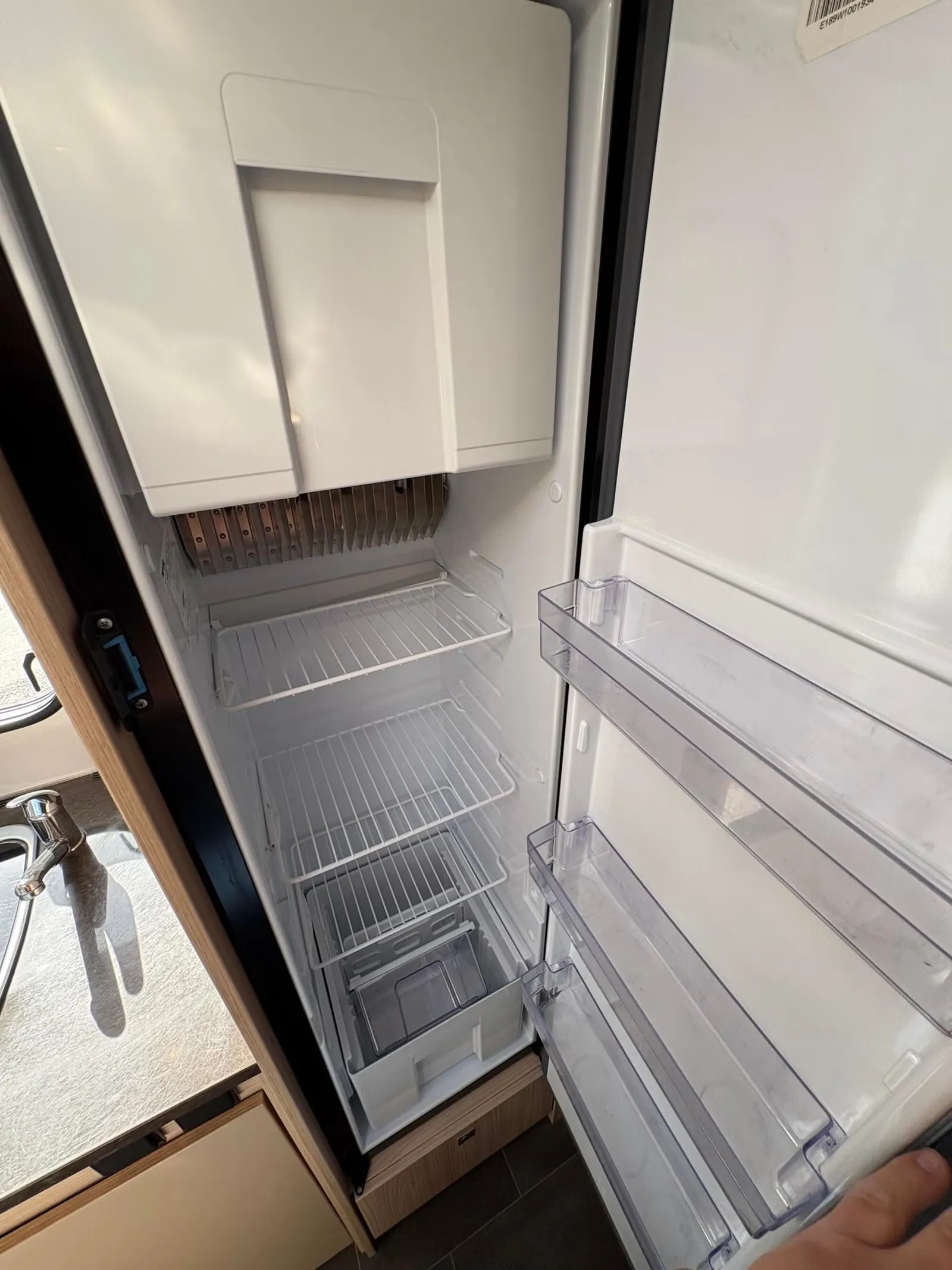Bürstner Lyseo A 660 – Alkoven für 6 Personen, Anhängerkupplung 2.000 kg