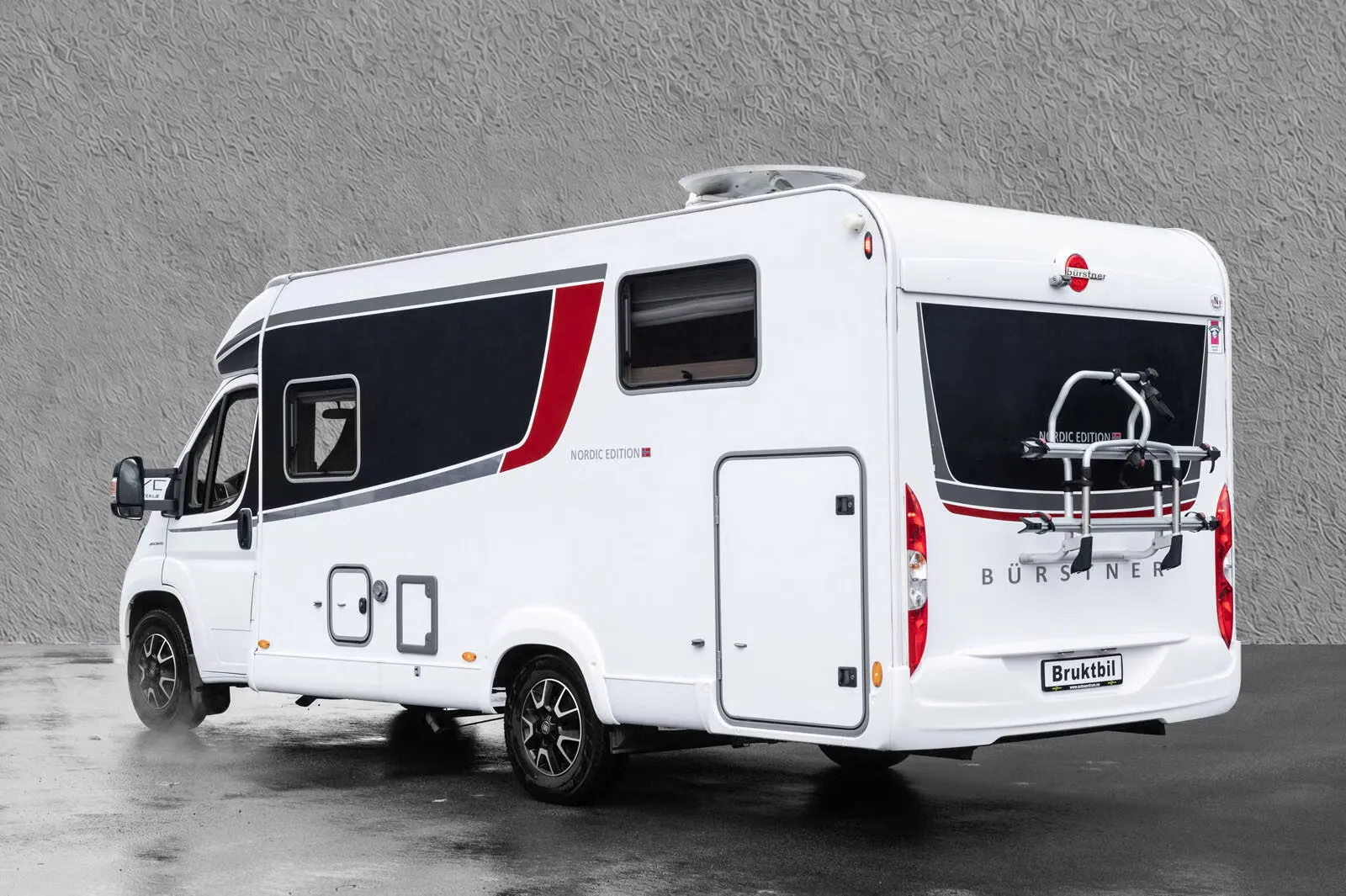 Bürstner Nexxo 690 – 150 PS Automatik, Einzelbetten, Fußbodenheizung